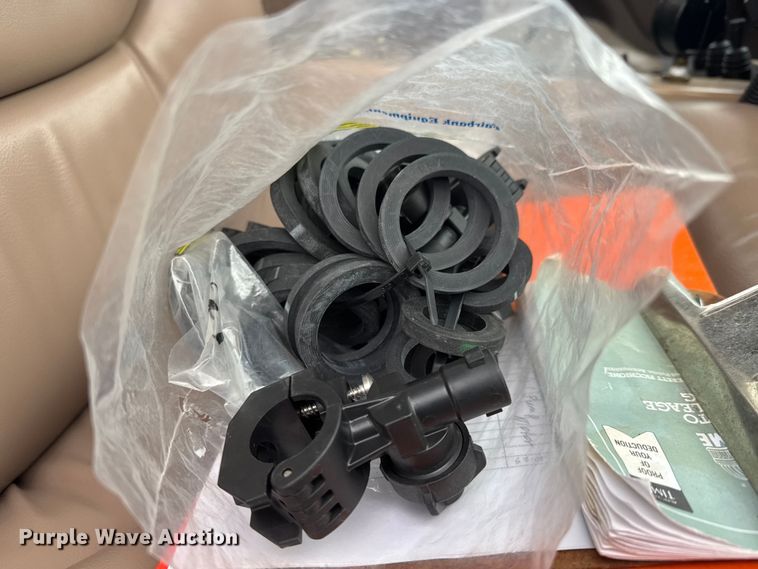 image for item ET1685 1995 Ford F450 Super Duty sprayer