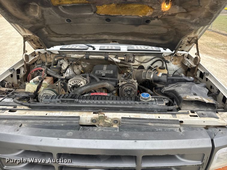 image for item ET1685 1995 Ford F450 Super Duty sprayer