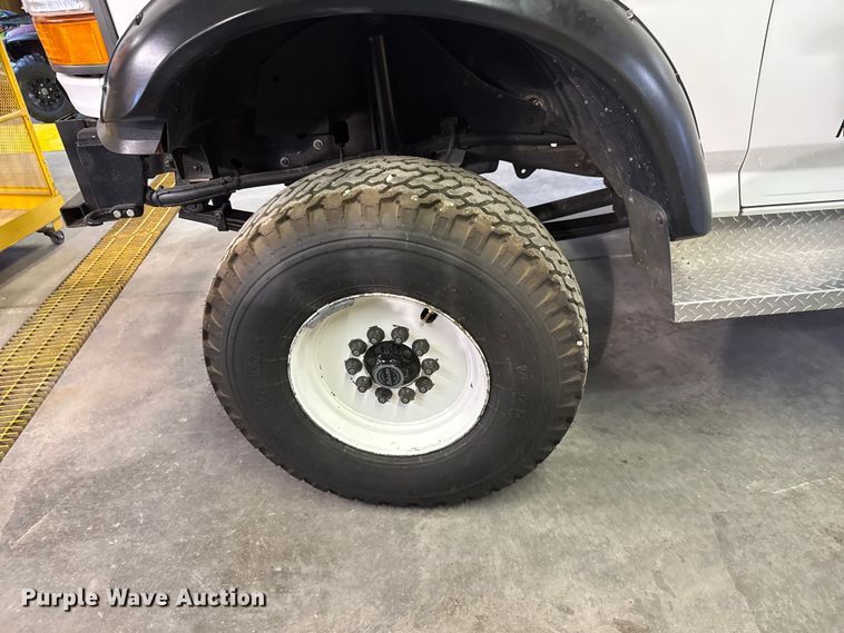 image for item ET1685 1995 Ford F450 Super Duty sprayer