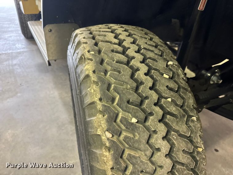 image for item ET1685 1995 Ford F450 Super Duty sprayer