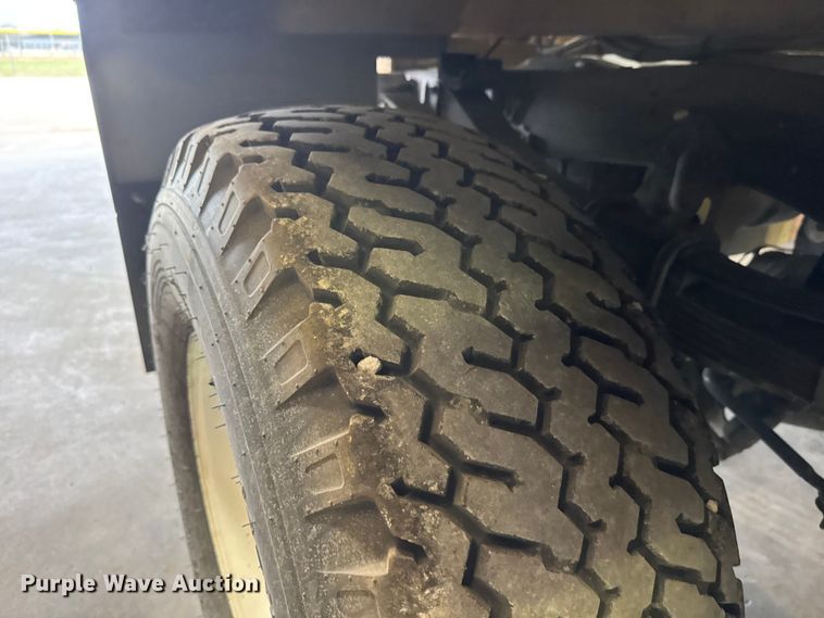 image for item ET1685 1995 Ford F450 Super Duty sprayer