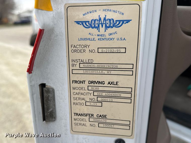 image for item ET1685 1995 Ford F450 Super Duty sprayer