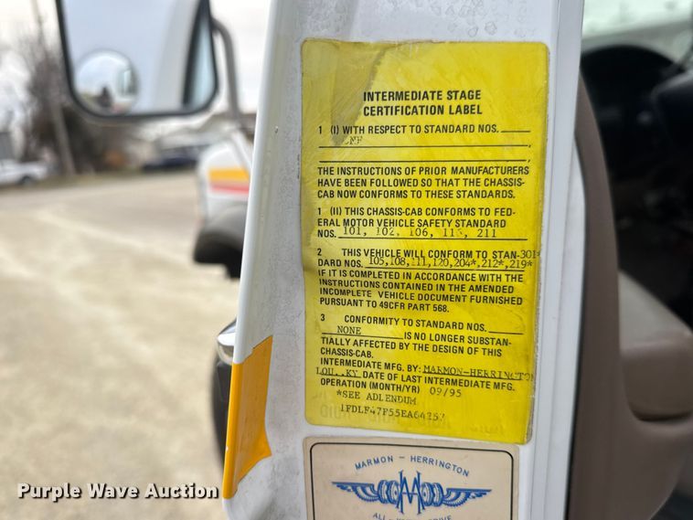 image for item ET1685 1995 Ford F450 Super Duty sprayer