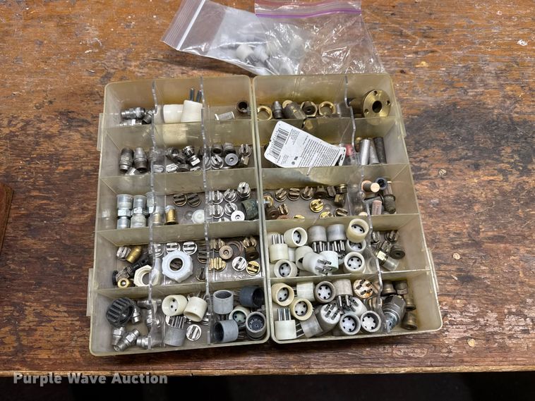 image for item ET1685 1995 Ford F450 Super Duty sprayer