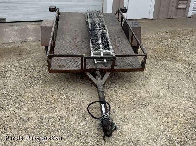 image for item ET1687 1984 Go-Getter AZGGT tilt deck utility trailer