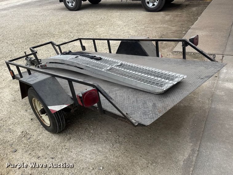 image for item ET1687 1984 Go-Getter AZGGT tilt deck utility trailer