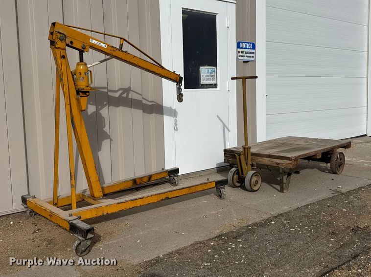 image for item ET1688 Engine hoist