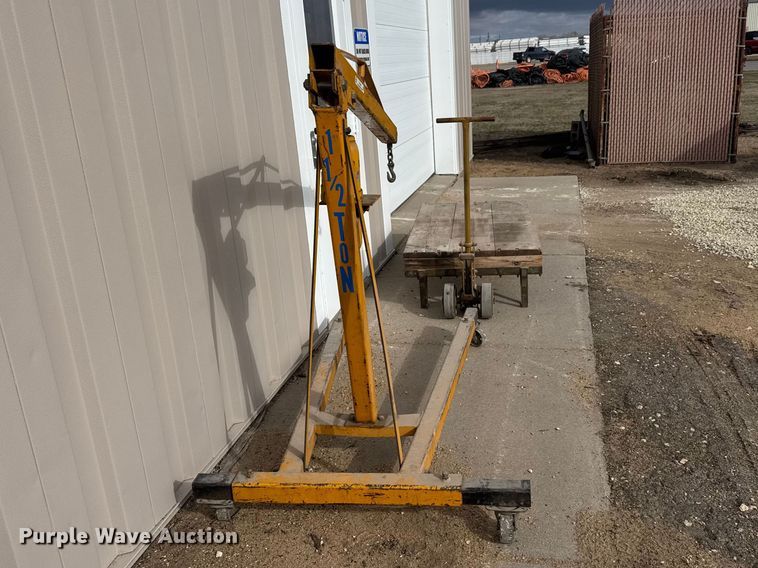 image for item ET1688 Engine hoist