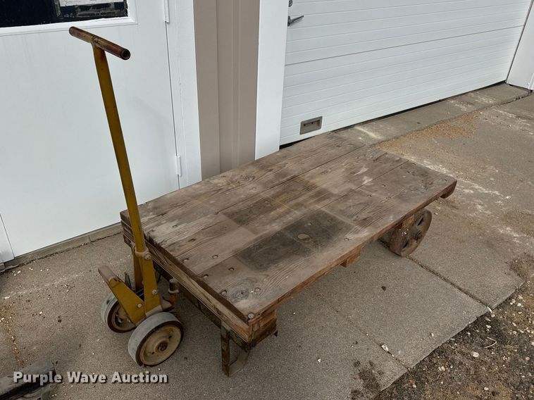 image for item ET1688 Engine hoist