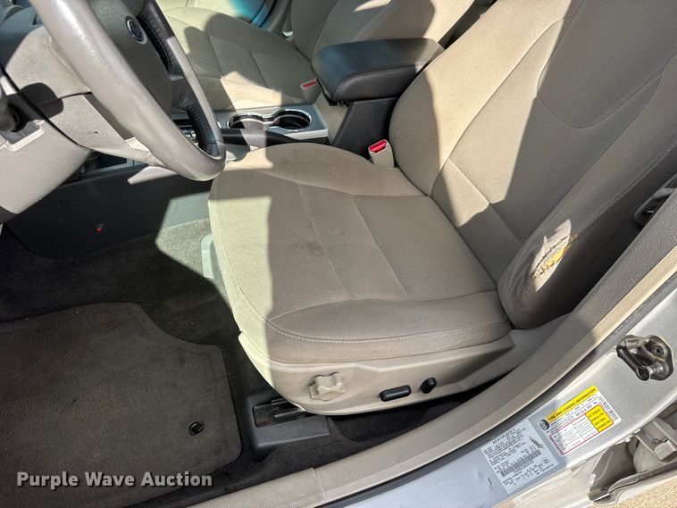 image for item ET1715 2010 Ford Fusion 