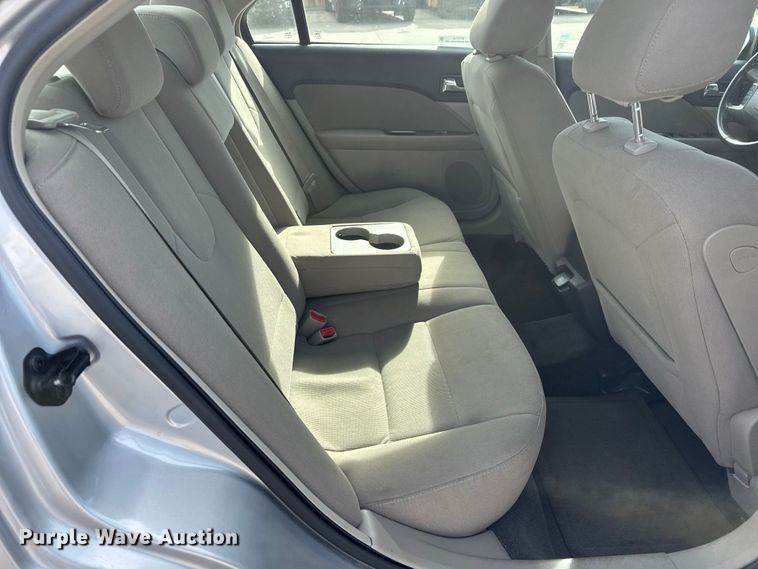 image for item ET1715 2010 Ford Fusion 