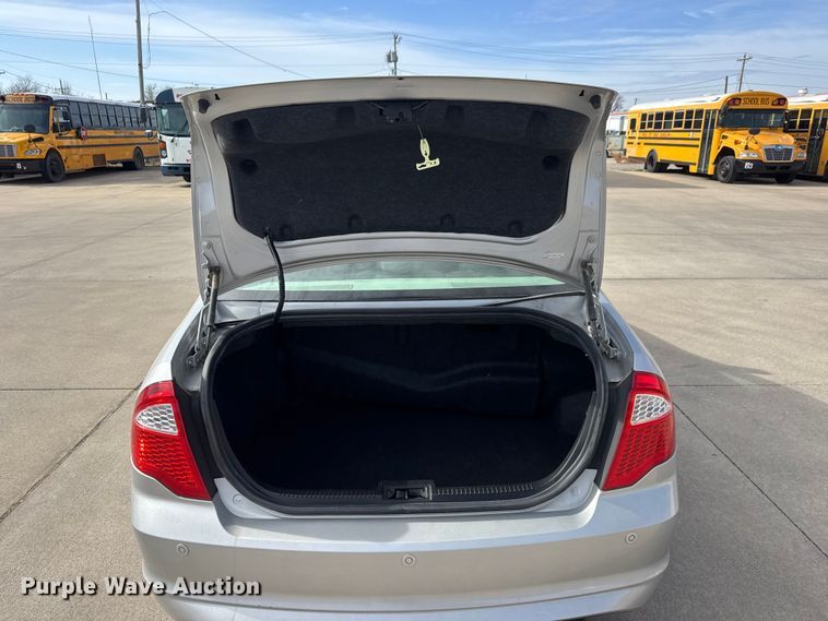 image for item ET1715 2010 Ford Fusion 