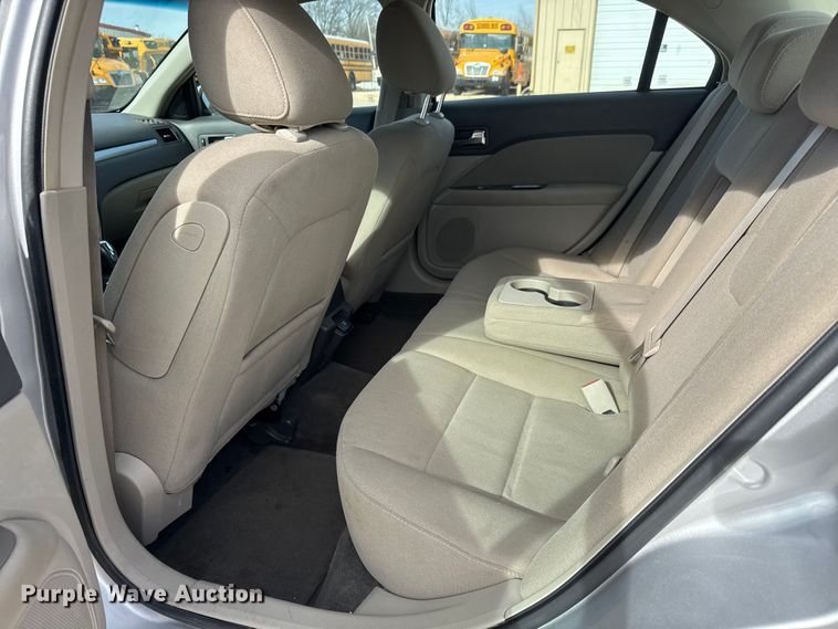 image for item ET1715 2010 Ford Fusion 