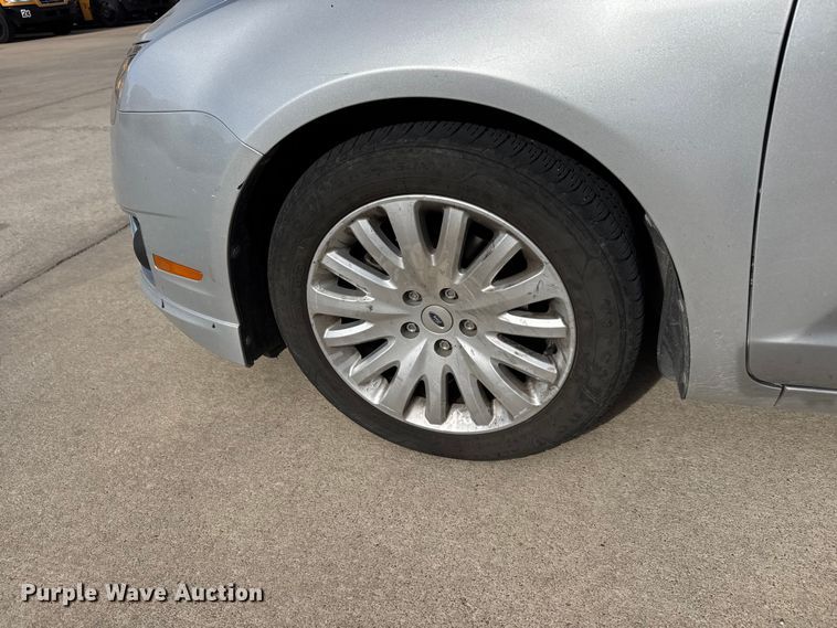 image for item ET1715 2010 Ford Fusion 