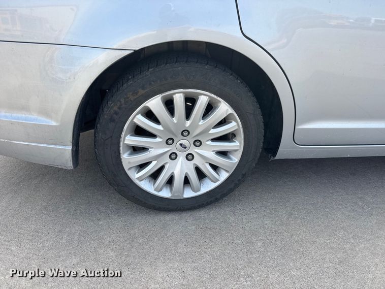 image for item ET1715 2010 Ford Fusion 