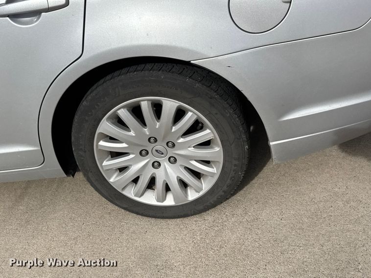 image for item ET1715 2010 Ford Fusion 