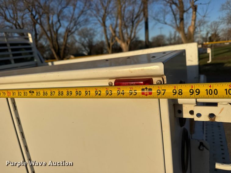 image for item ET1731 2005 Ford F250 Super Duty Ext. Cab utility bed pickup truck