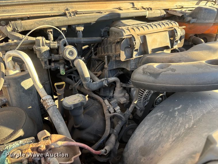 image for item ET1731 2005 Ford F250 Super Duty Ext. Cab utility bed pickup truck