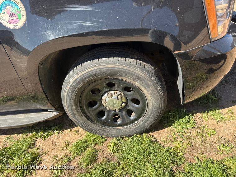 image for item ET1744 2013 Chevrolet Tahoe Police SUV