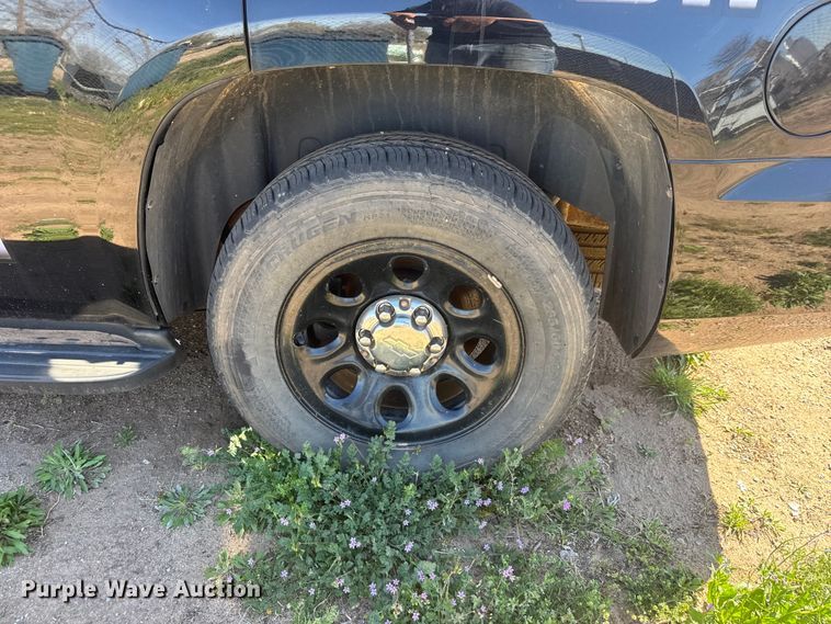 image for item ET1744 2013 Chevrolet Tahoe Police SUV
