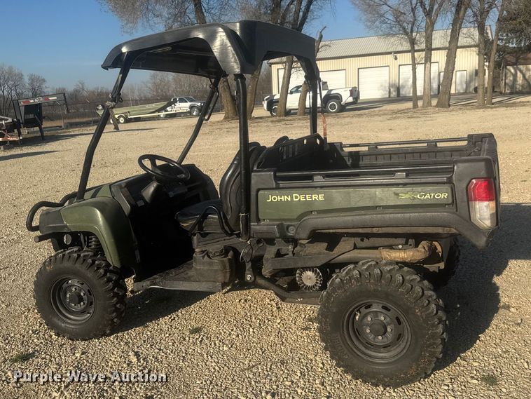 image for item ET1795 2012 John Deere Gator 825 utility vehicle