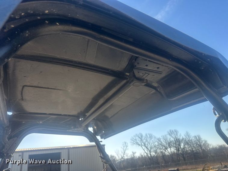 image for item ET1795 2012 John Deere Gator 825 utility vehicle