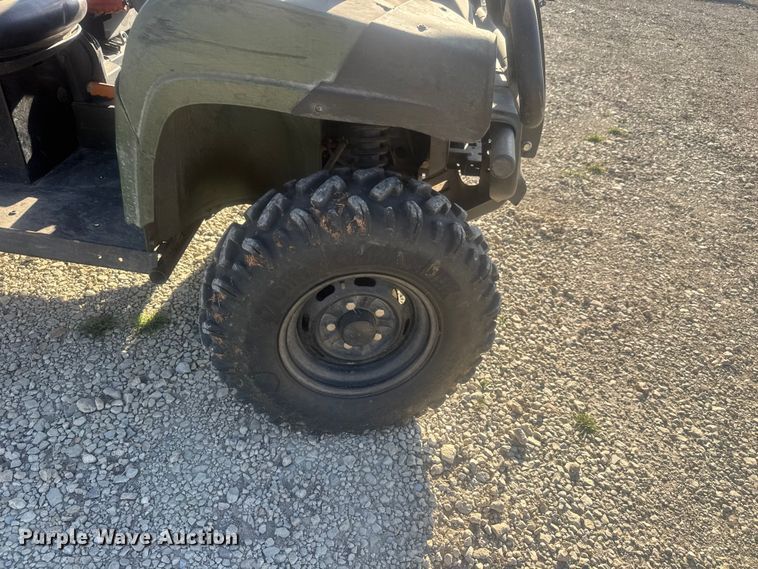 image for item ET1795 2012 John Deere Gator 825 utility vehicle