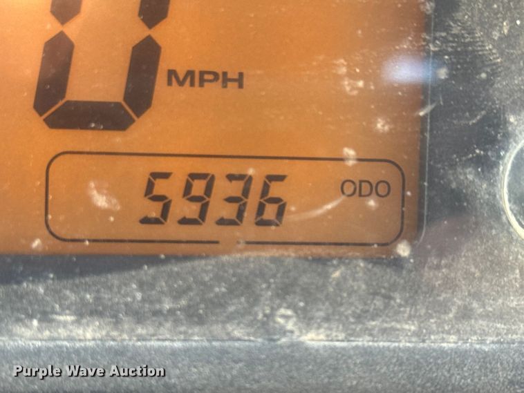 image for item ET1795 2012 John Deere Gator 825 utility vehicle