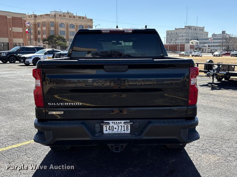 image for item EU4996 2021 Chevrolet Silverado 1500 Crew Cab pickup truck