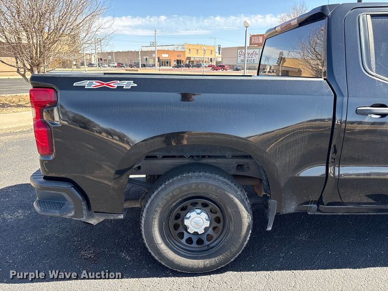 image for item EU4996 2021 Chevrolet Silverado 1500 Crew Cab pickup truck