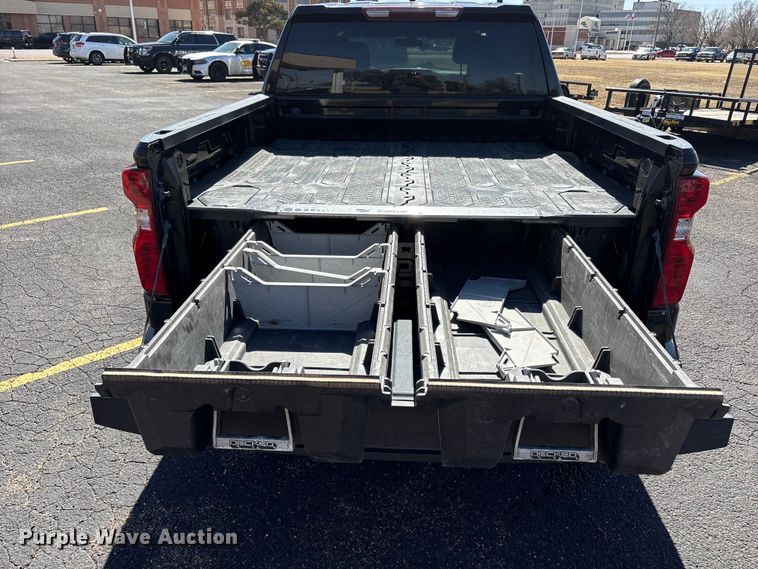 image for item EU4996 2021 Chevrolet Silverado 1500 Crew Cab pickup truck