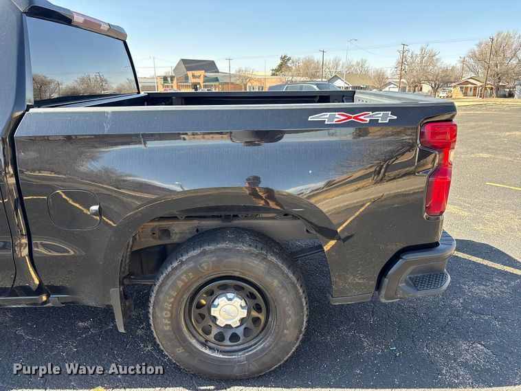 image for item EU4996 2021 Chevrolet Silverado 1500 Crew Cab pickup truck