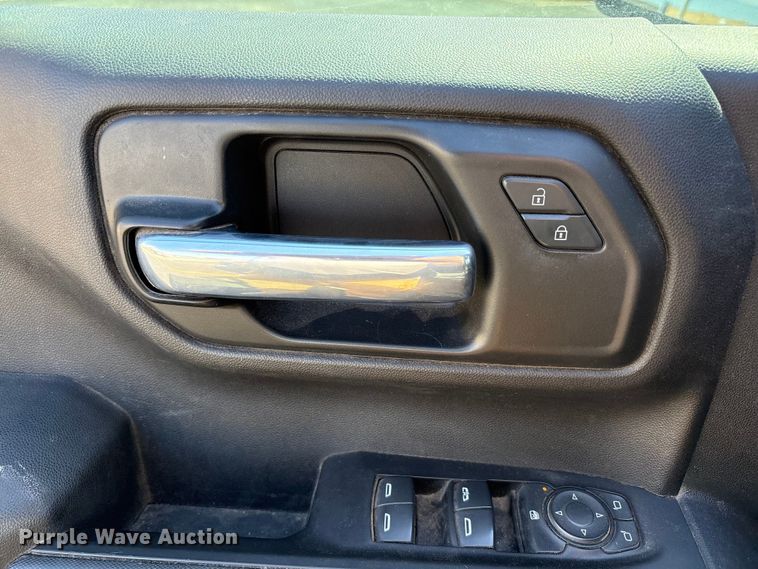 image for item EU4996 2021 Chevrolet Silverado 1500 Crew Cab pickup truck