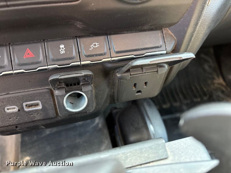 image for item EU4996 2021 Chevrolet Silverado 1500 Crew Cab pickup truck