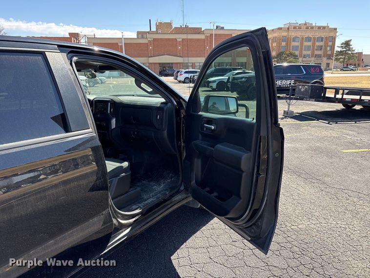 image for item EU4996 2021 Chevrolet Silverado 1500 Crew Cab pickup truck