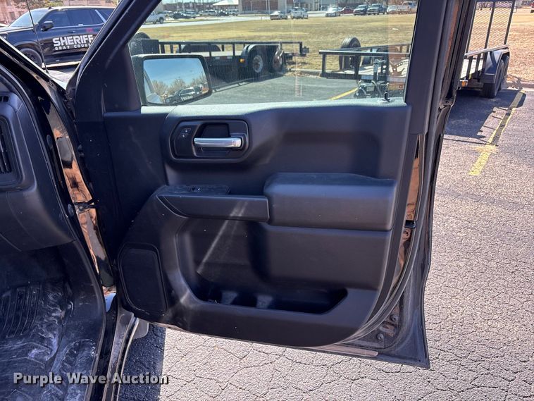 image for item EU4996 2021 Chevrolet Silverado 1500 Crew Cab pickup truck