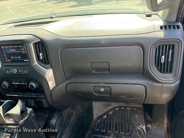 image for item EU4996 2021 Chevrolet Silverado 1500 Crew Cab pickup truck