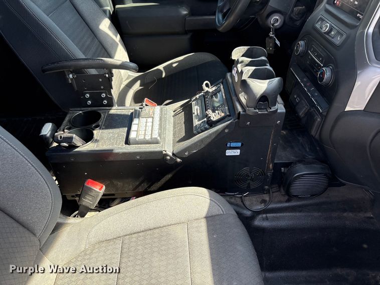 image for item EU4996 2021 Chevrolet Silverado 1500 Crew Cab pickup truck