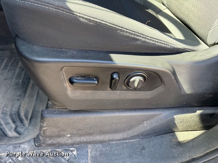 image for item EU4996 2021 Chevrolet Silverado 1500 Crew Cab pickup truck