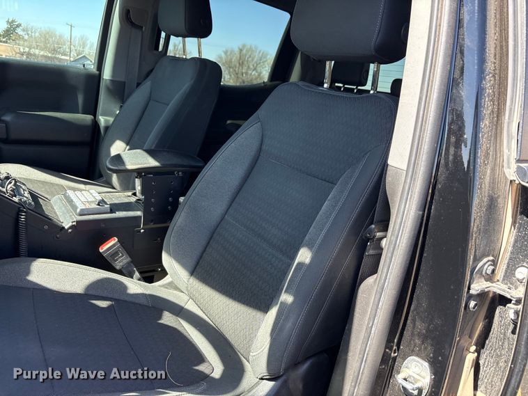 image for item EU4996 2021 Chevrolet Silverado 1500 Crew Cab pickup truck