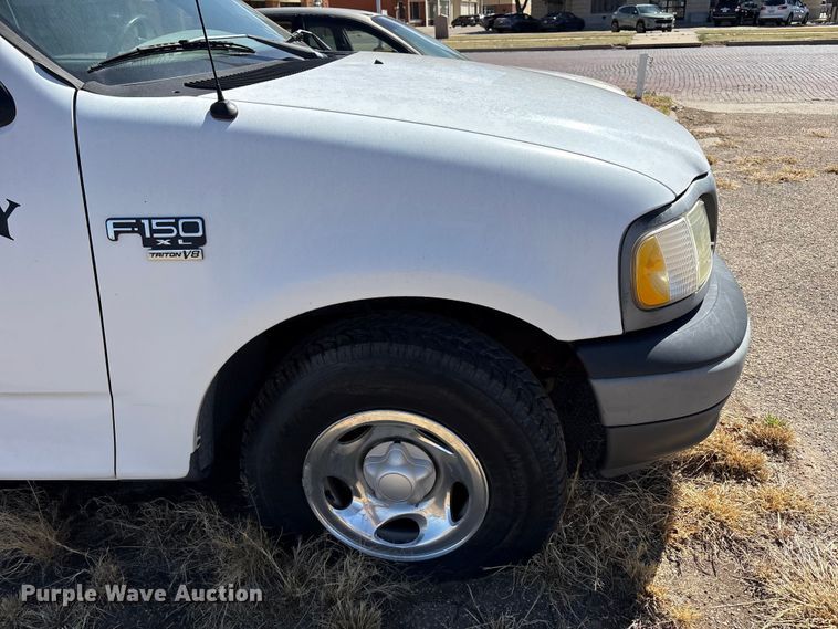 image for item EU5001 2003 Ford F150 Ext. Cab pickup truck