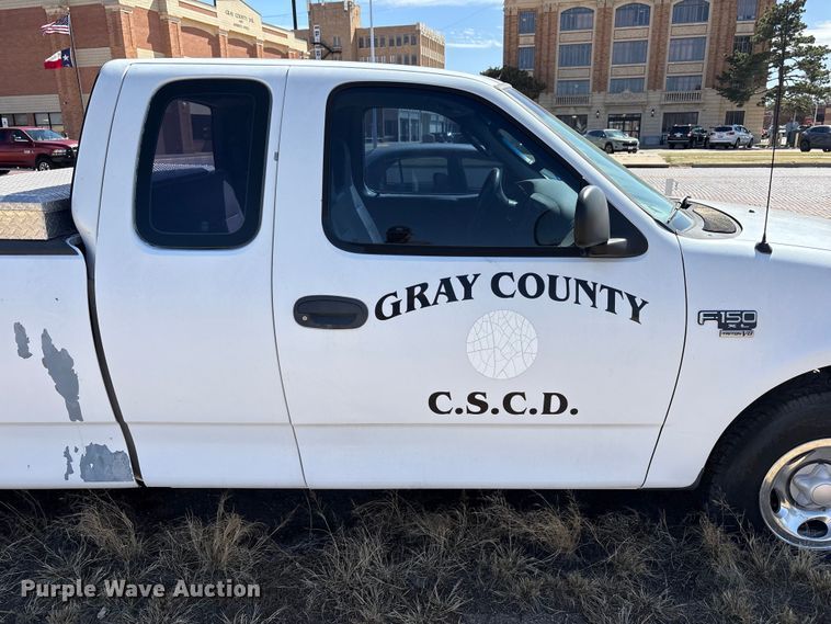 image for item EU5001 2003 Ford F150 Ext. Cab pickup truck