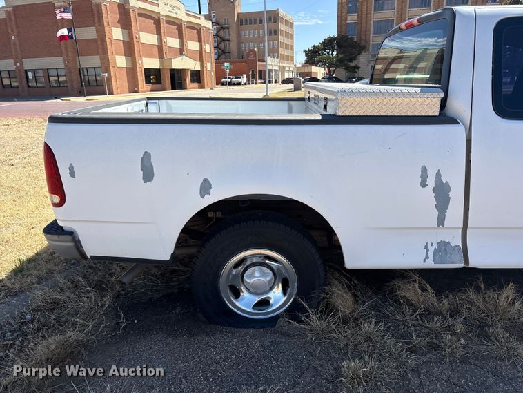 image for item EU5001 2003 Ford F150 Ext. Cab pickup truck