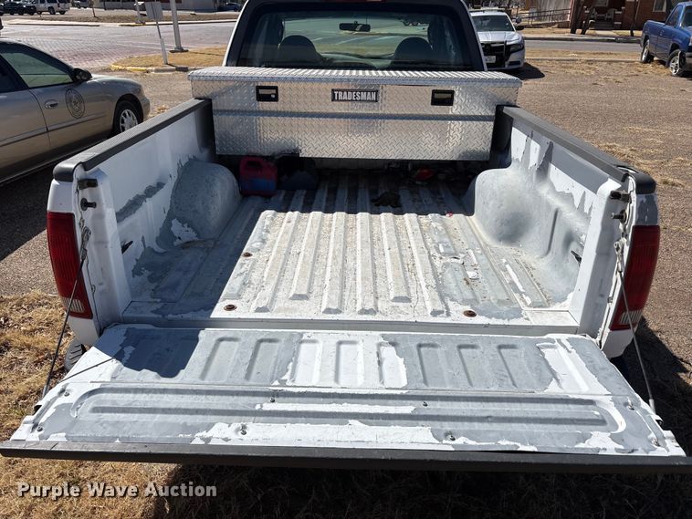 image for item EU5001 2003 Ford F150 Ext. Cab pickup truck