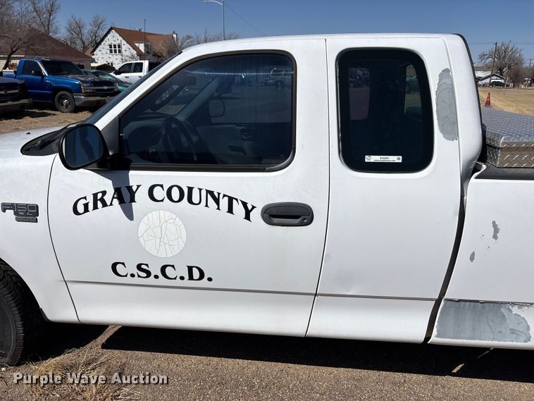 image for item EU5001 2003 Ford F150 Ext. Cab pickup truck