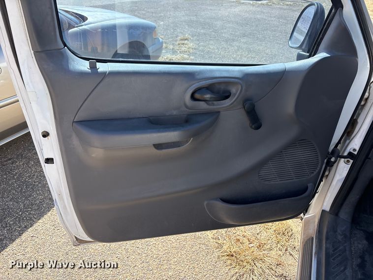 image for item EU5001 2003 Ford F150 Ext. Cab pickup truck