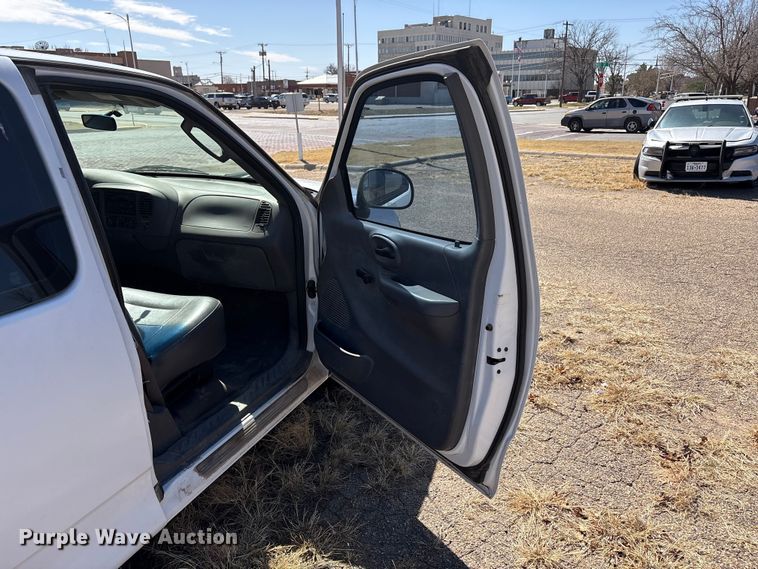 image for item EU5001 2003 Ford F150 Ext. Cab pickup truck