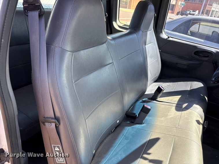 image for item EU5001 2003 Ford F150 Ext. Cab pickup truck