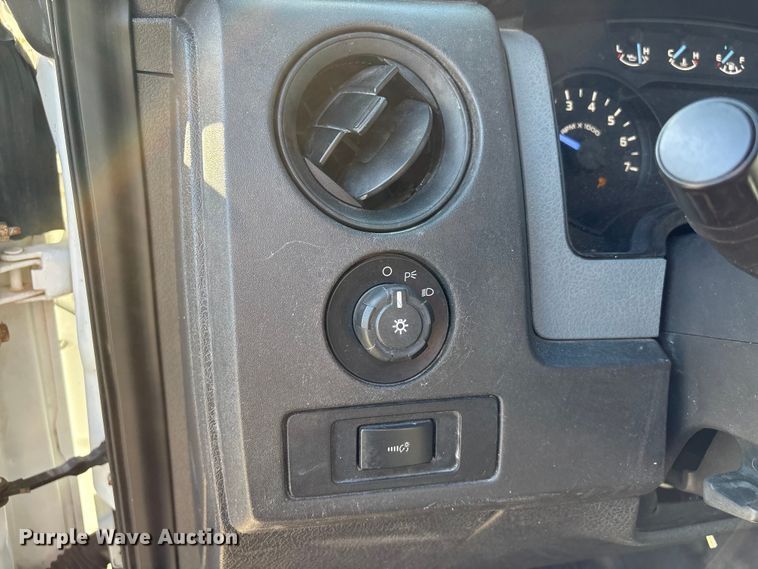 image for item EU7450 2011 Ford F150 Crew Cab pickup truck