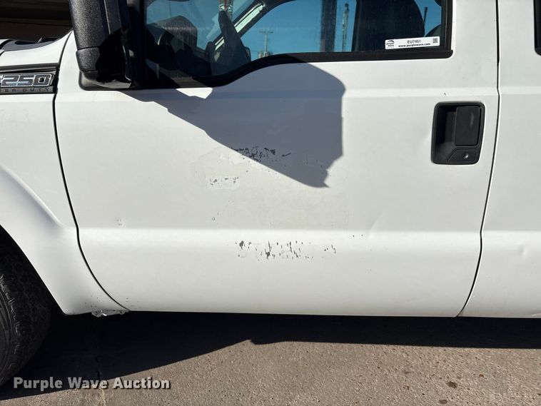 image for item EU7451 2011 Ford F250 Crew Cab pickup truck